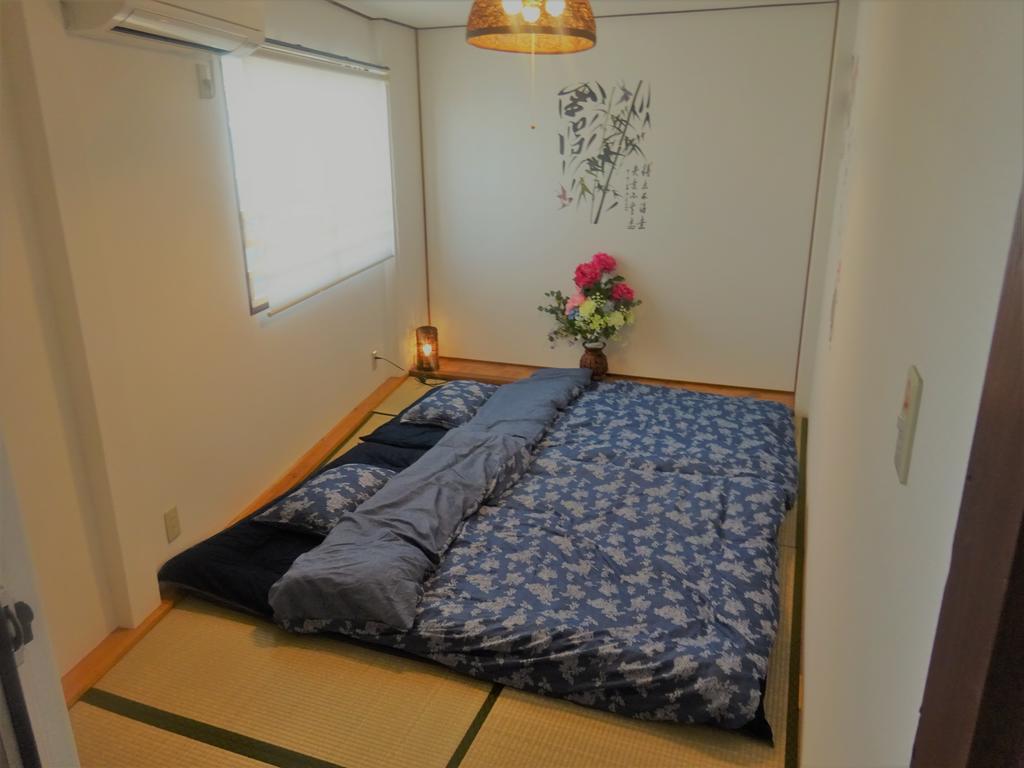 Hanazono *